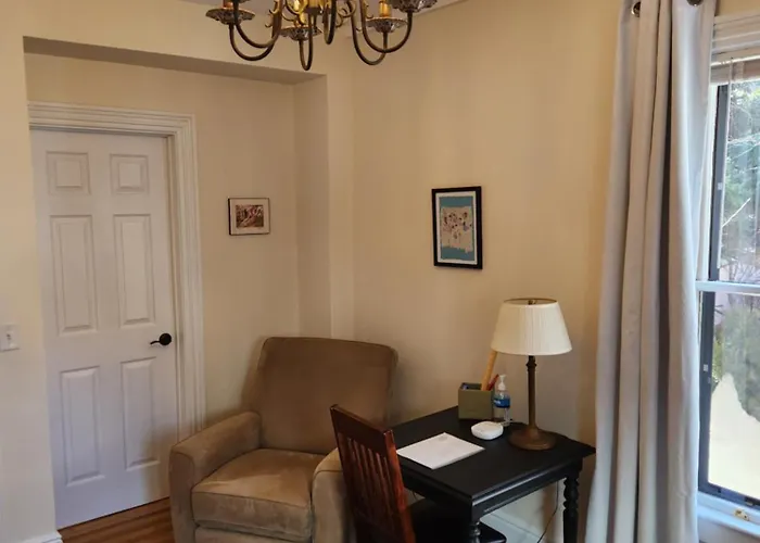 Davis Square Inn