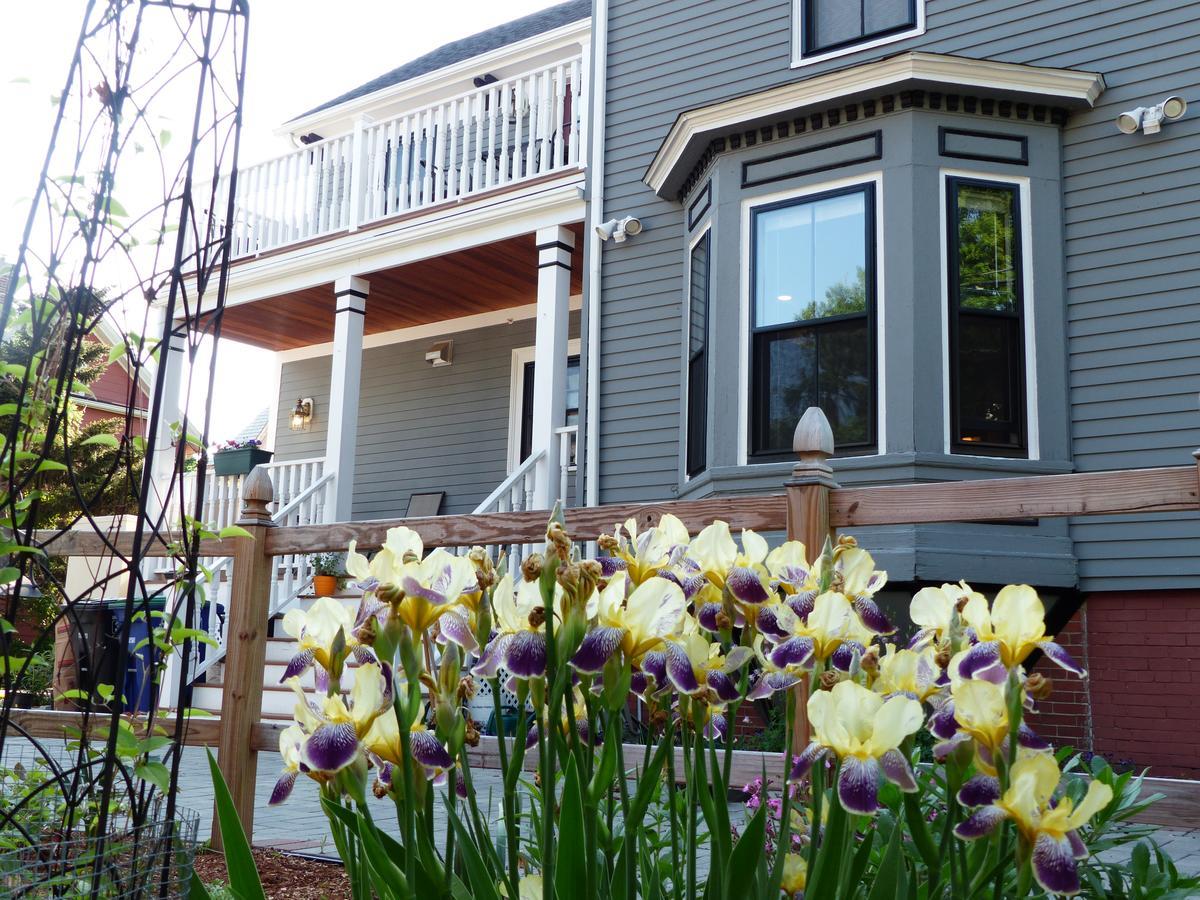 Davis Square Bed and breakfast Somerville