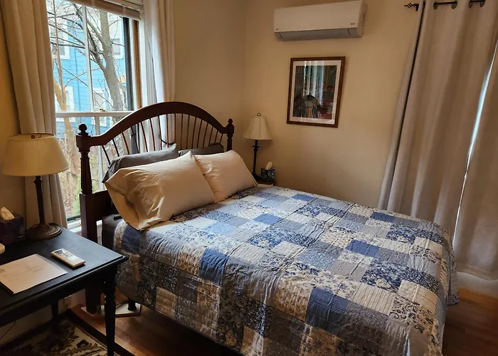 Davis Square Inn